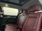 Hongqi HS7 2022 V6